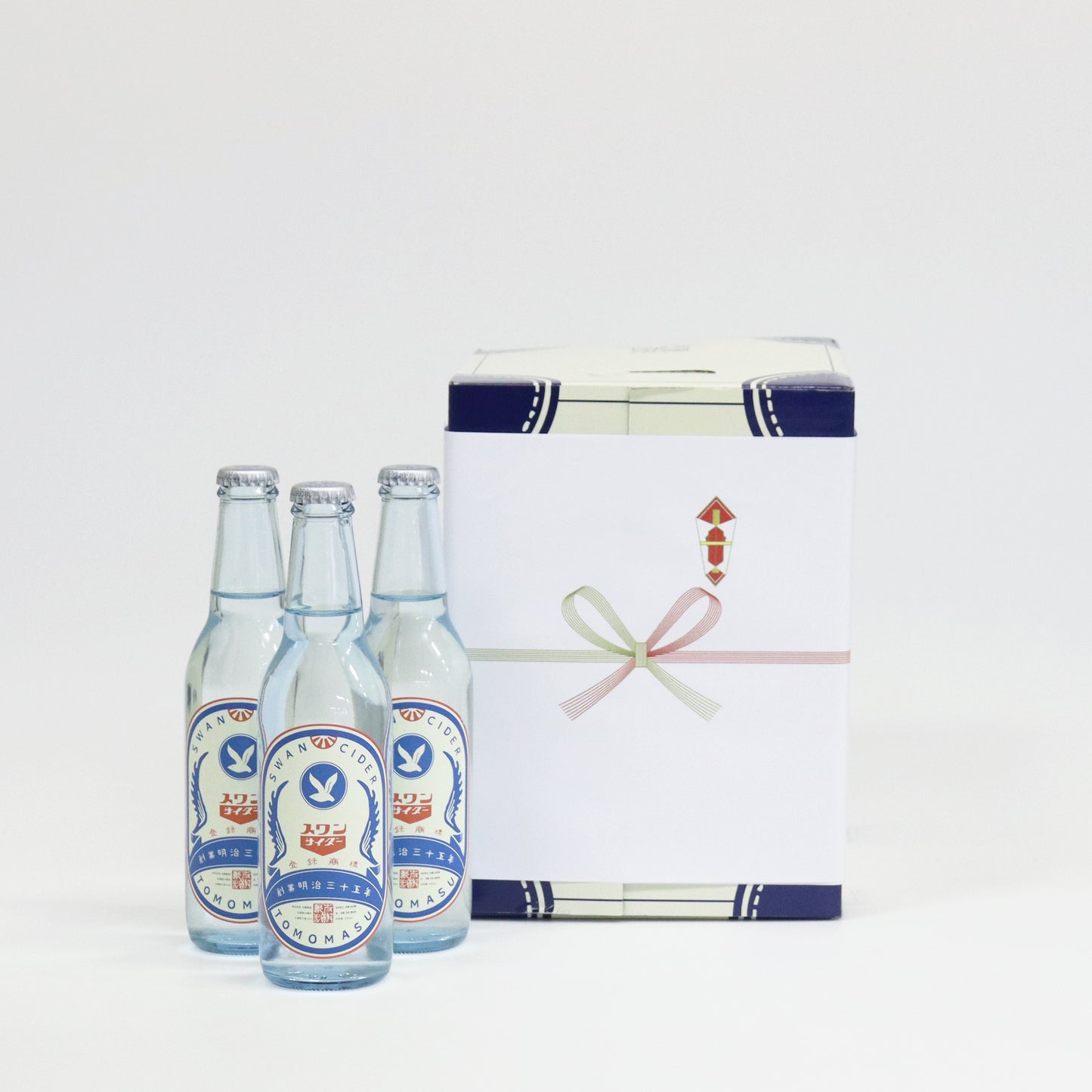 スワンサイダー330ml×12本 (ギフト箱付き) レトロなパッケージが懐かしい、昔ながらのサイダー